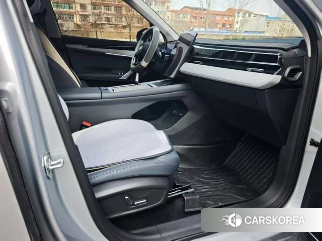 Geely Automobile Boyue L 2025 Серебристо-серый из Китая, фото 5
