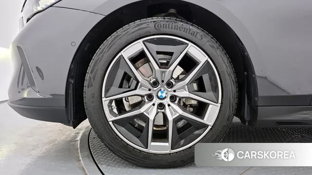 BMW 5 Series (G60) id 3341692 из Кореи 15