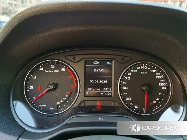 Audi Q2L 2024 Темно-серый из Китая, фото 5