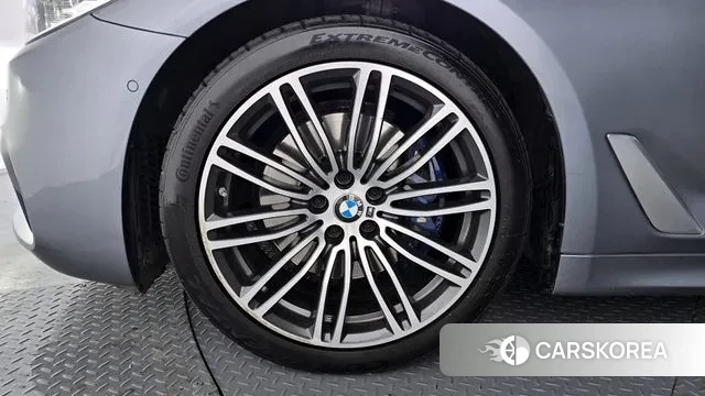 BMW 5 Series (G30) id 3557575 из Кореи 15