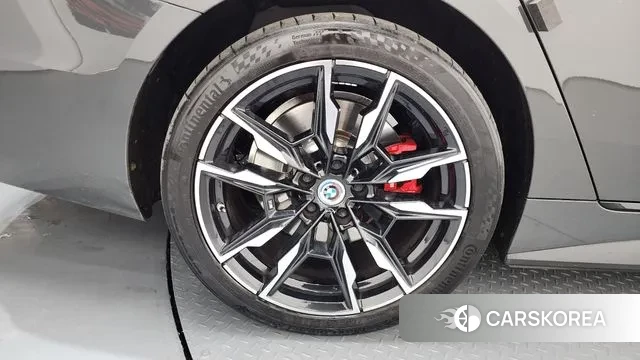 BMW i4 id 3707181 из Кореи 15