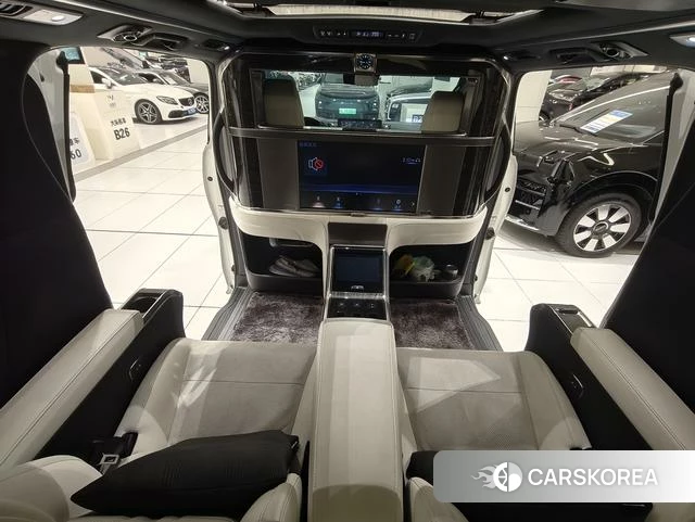 Lexus LM id 4291296 из Китая 15