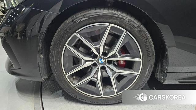 BMW 5 Series (G60) id 4634937 из Кореи 26