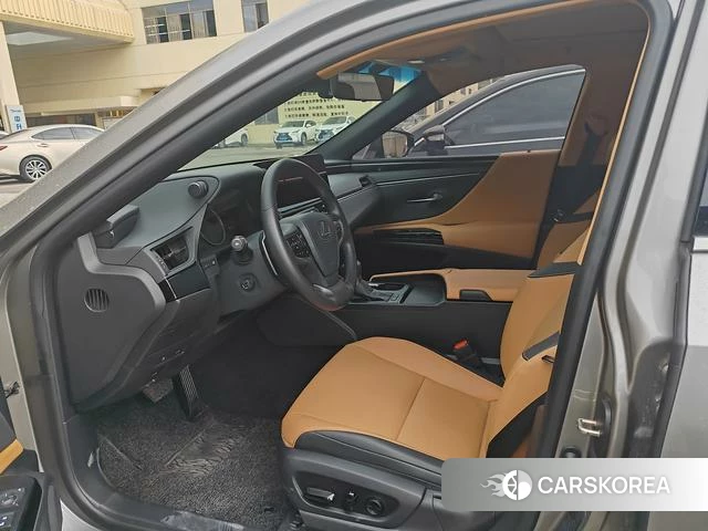 Lexus ES id 4299876 из Китая 11