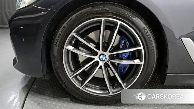 BMW 5 Series (G30) id 3422129 из Кореи 15