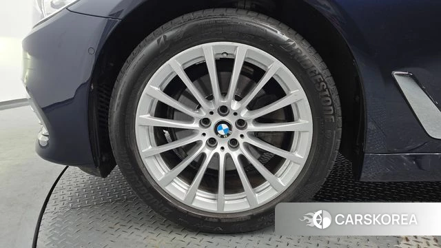 BMW 5 Series (G30) id 3966093 из Кореи 15