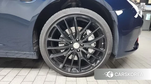 Maserati Quattroporte id 2940559 из Кореи 15