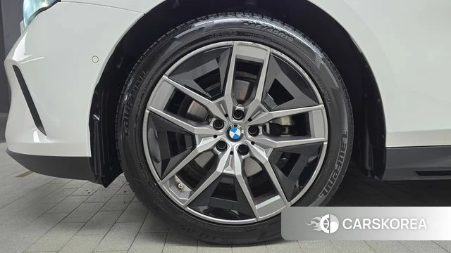BMW 5 Series (G60) id 4400876 из Кореи 26
