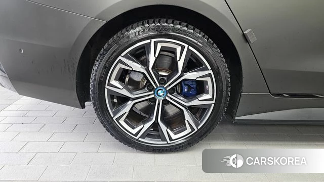 BMW i4 id 4783611 из Кореи 15