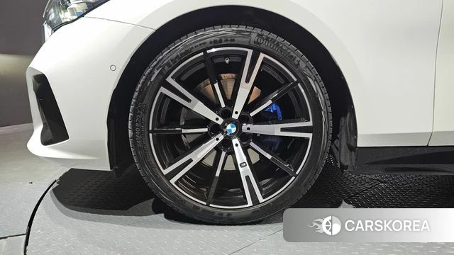 BMW 5 Series (G60) id 4655442 из Кореи 15