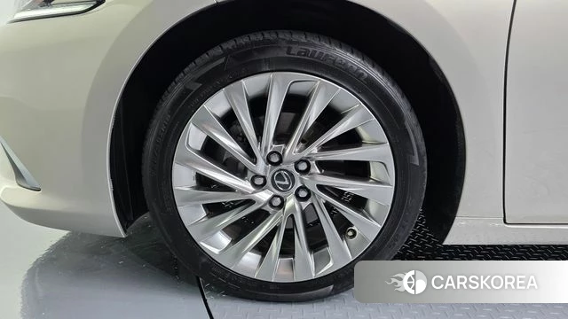 Lexus ES300h 7th generation id 4741857 из Кореи 29
