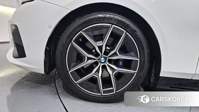 BMW 5 Series (G60) id 3415670 из Кореи 15