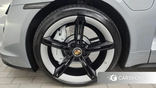Porsche Taycan id 4423098 из Кореи 30