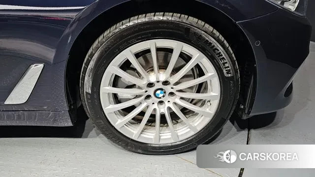 BMW 5 Series (G30) id 3187817 из Кореи 15