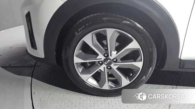 Kia Stonic id 3737125 из Кореи 15