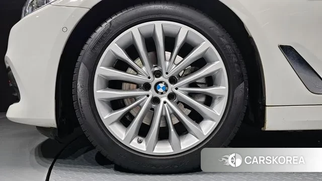 BMW 5 Series (G30) id 3029375 из Кореи 15