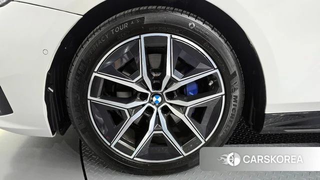 BMW 5 Series (G60) id 3902980 из Кореи 15