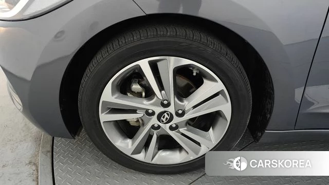 Hyundai Avante AD id 3829361 из Кореи 15