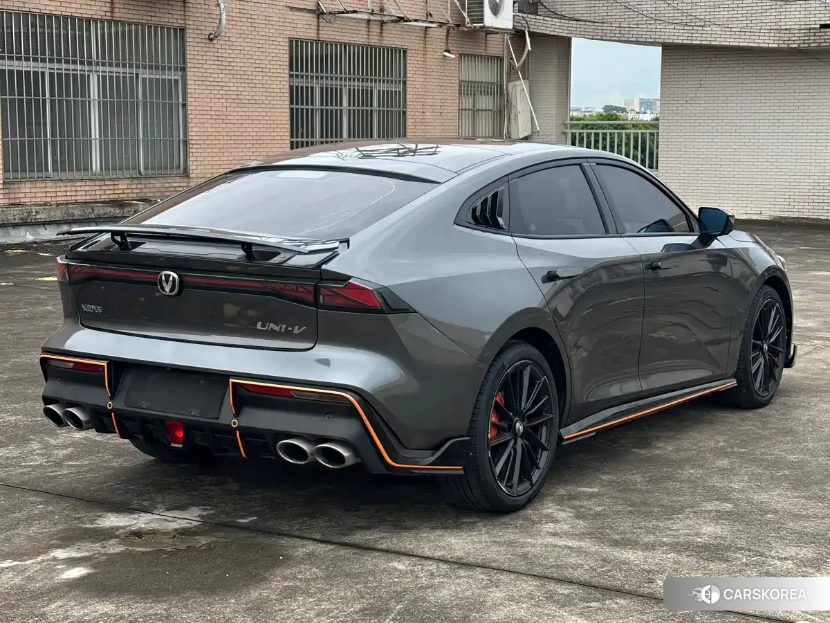 Chang'an Changan UNI-V 2023 Silver/gray из Китая, фото 5