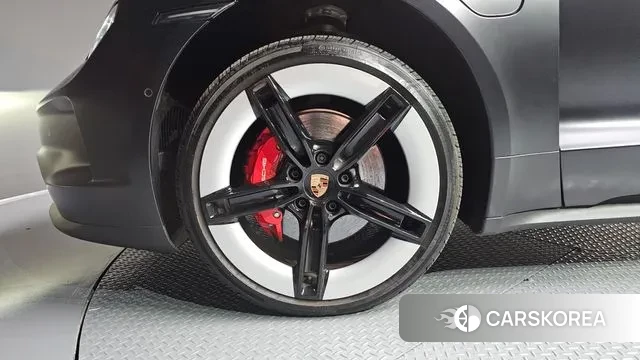 Porsche Taycan id 3262152 из Кореи 15