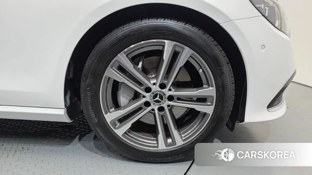 Mercedes-Benz E-Class W213 id 4707609 из Кореи 28