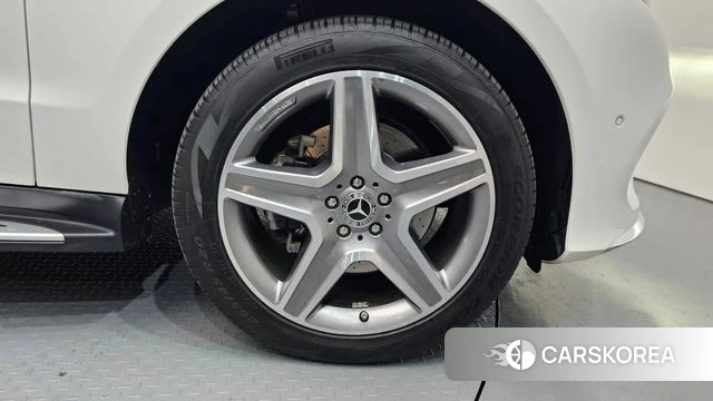 Mercedes-Benz GLE - Class W166 id 3814279 из Кореи 15