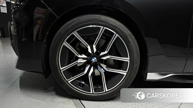 BMW 7 Series (G70) id 4408344 из Кореи 26