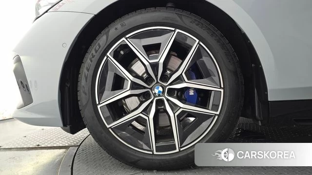 BMW 5 Series (G60) id 4612391 из Кореи 15