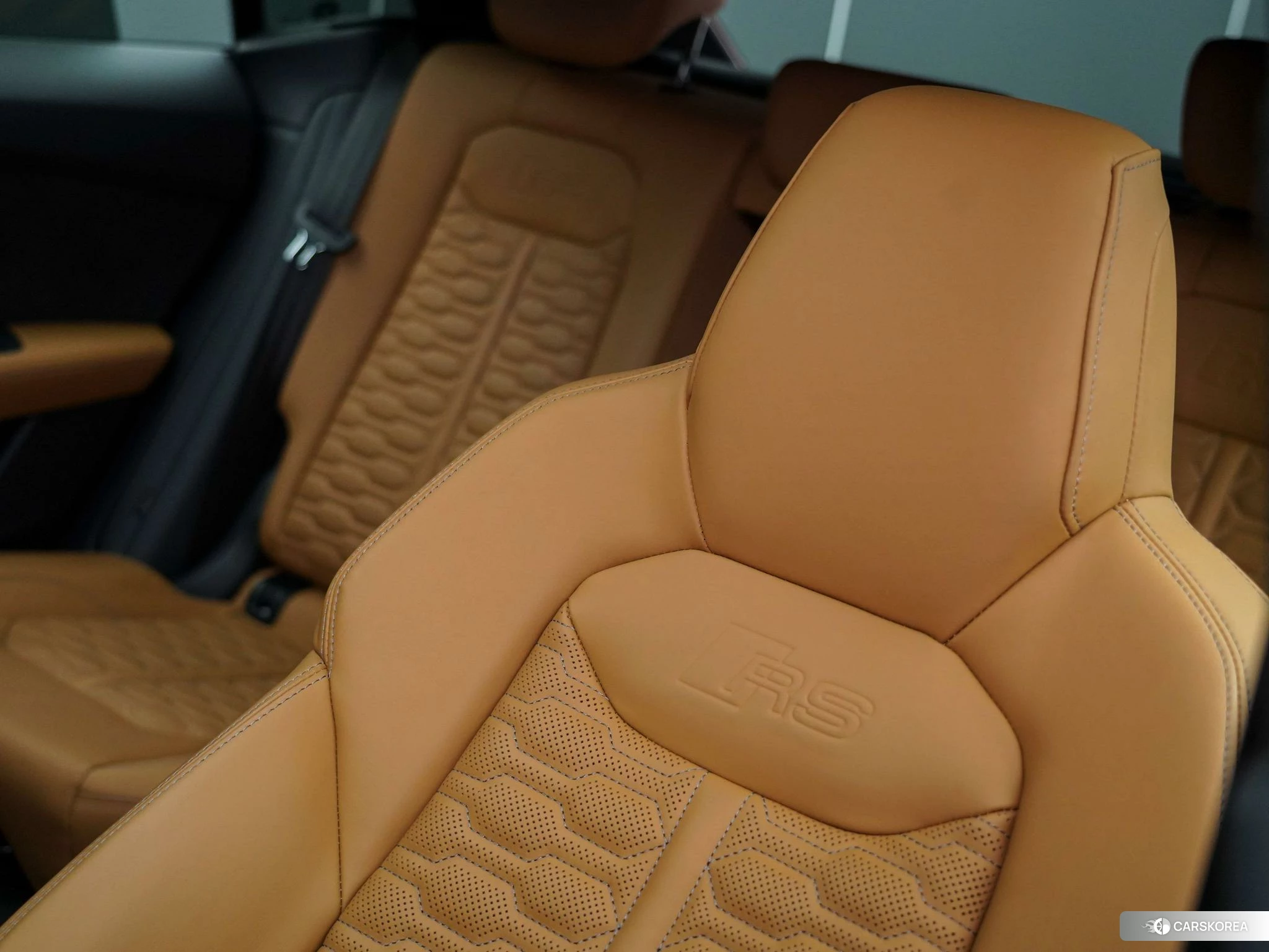 Audi RS Q8 id 4426454 из Китая 19