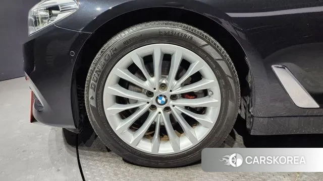 BMW 5 Series (G30) id 3687176 из Кореи 15