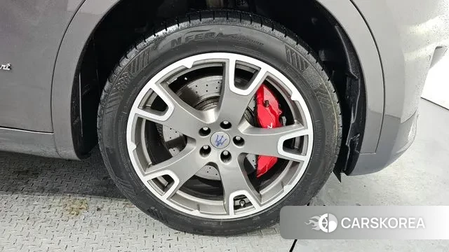 Maserati Levante id 3747940 из Кореи 15