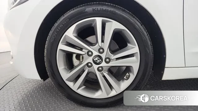 Hyundai Avante AD id 3460138 из Кореи 15