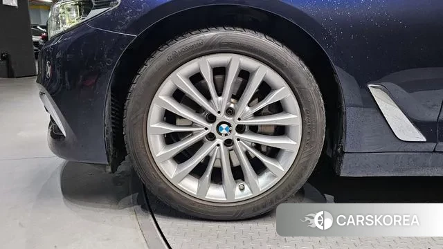 BMW 5 Series (G30) id 3514890 из Кореи 15