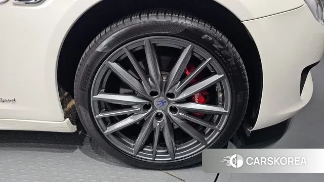 Maserati Quattroporte id 3000295 из Кореи 15