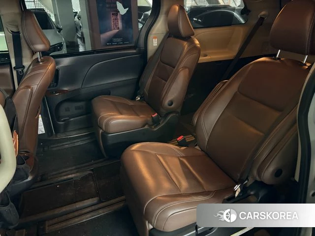 Toyota Sienna id 3853693 из Кореи 9