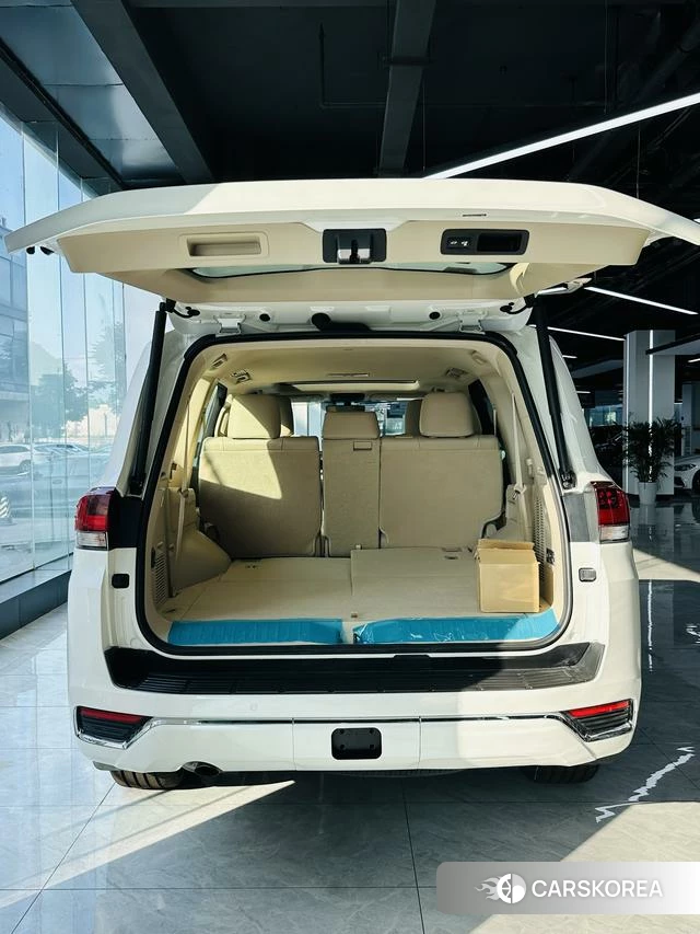 Toyota Land Cruiser (imported) 2026 Белый из Китая, фото 5