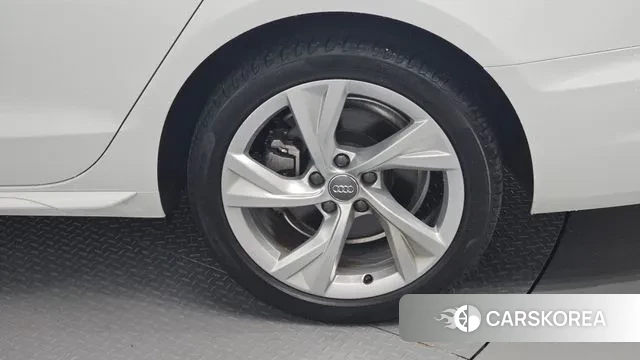 Audi A4 (B9) id 3192402 из Кореи 15