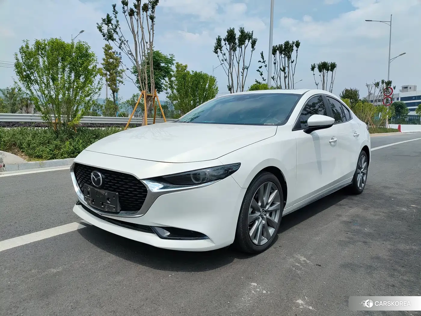 Mazda 3 2024 Белый из Китая, фото 5