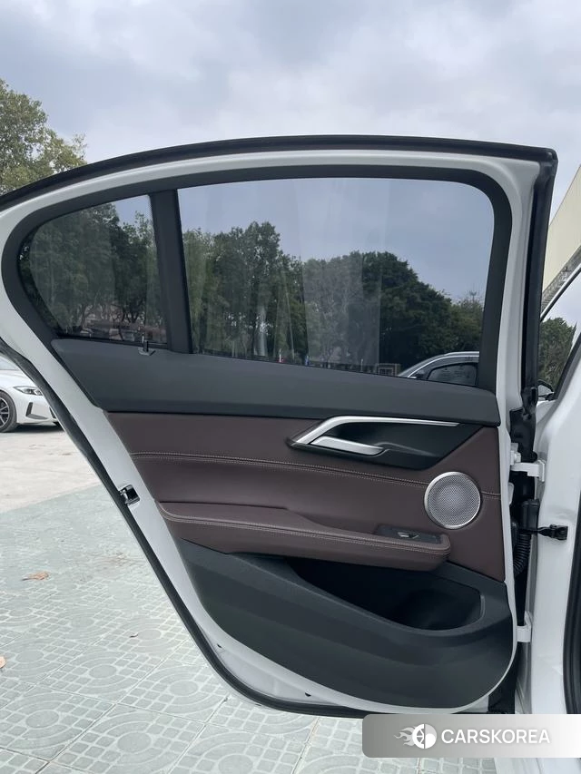 BMW 1 series id 4291203 из Китая 22