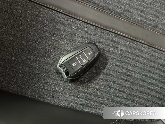 Peugeot 5008 id 4227359 из Китая 15