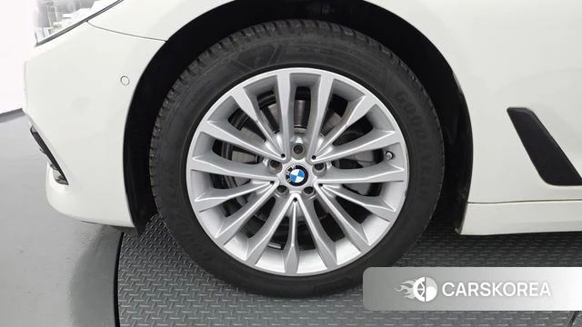 BMW 5 Series (G30) id 4918381 из Кореи 15