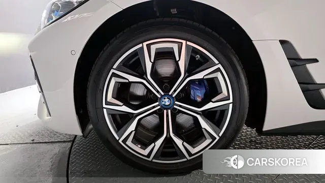 BMW i4 id 3052718 из Кореи 15