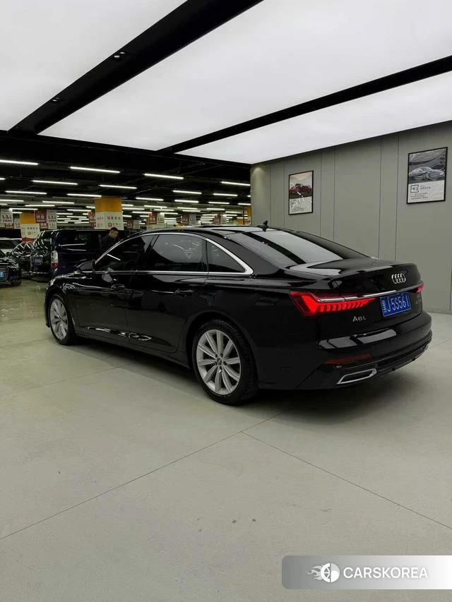 Audi A6L 2021 Черный из Китая, фото 5
