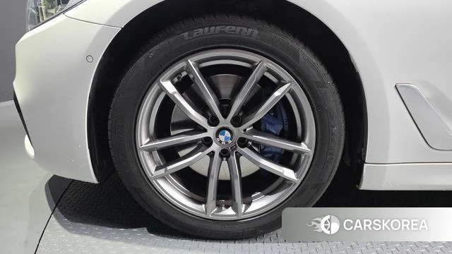 BMW 5 Series (G30) id 4351379 из Кореи 28