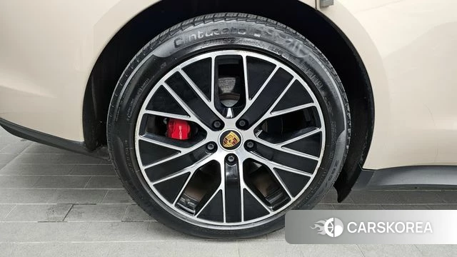 Porsche Taycan id 4267507 из Кореи 34