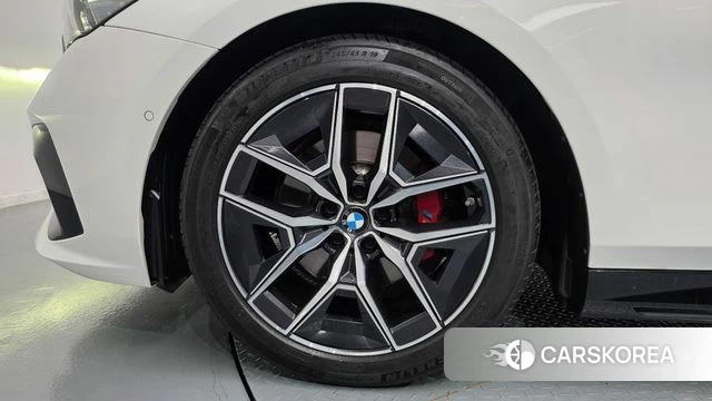 BMW 5 Series (G60) id 4665382 из Кореи 15