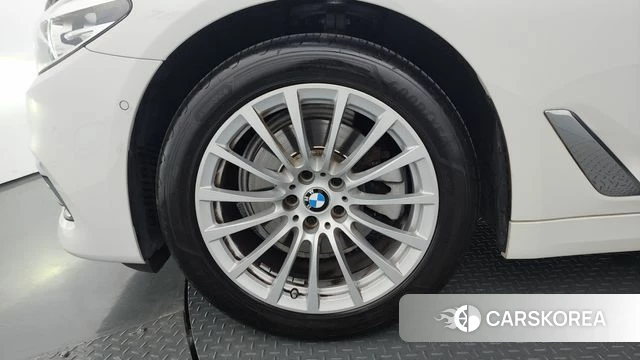 BMW 5 Series (G30) id 4397187 из Кореи 15