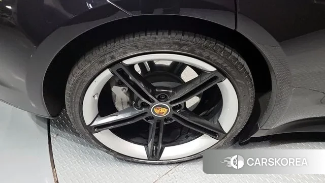 Porsche Taycan id 3094138 из Кореи 15