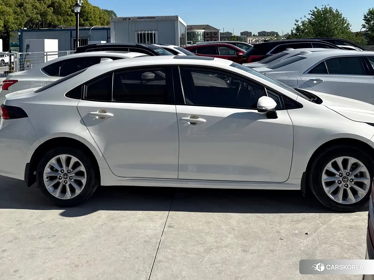 Toyota Corolla 2022 Белый из Китая, фото 5