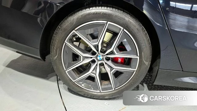 BMW 5 Series (G60) id 4242996 из Кореи 27